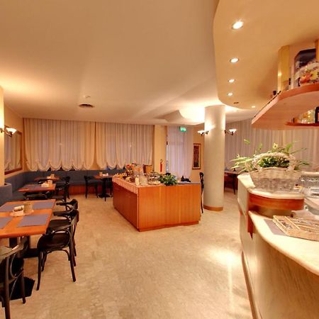אבנו טרמה Hotel Rosa מראה חיצוני תמונה