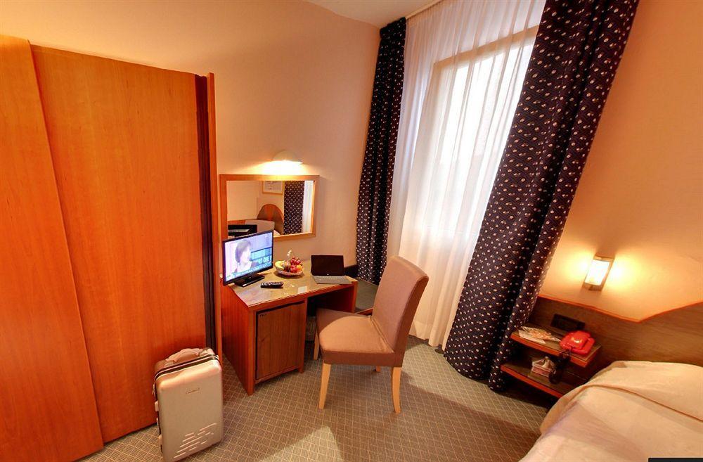 אבנו טרמה Hotel Rosa מראה חיצוני תמונה